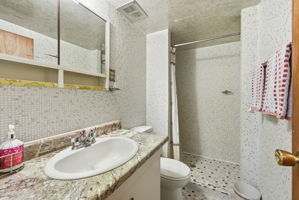  Photo 51
