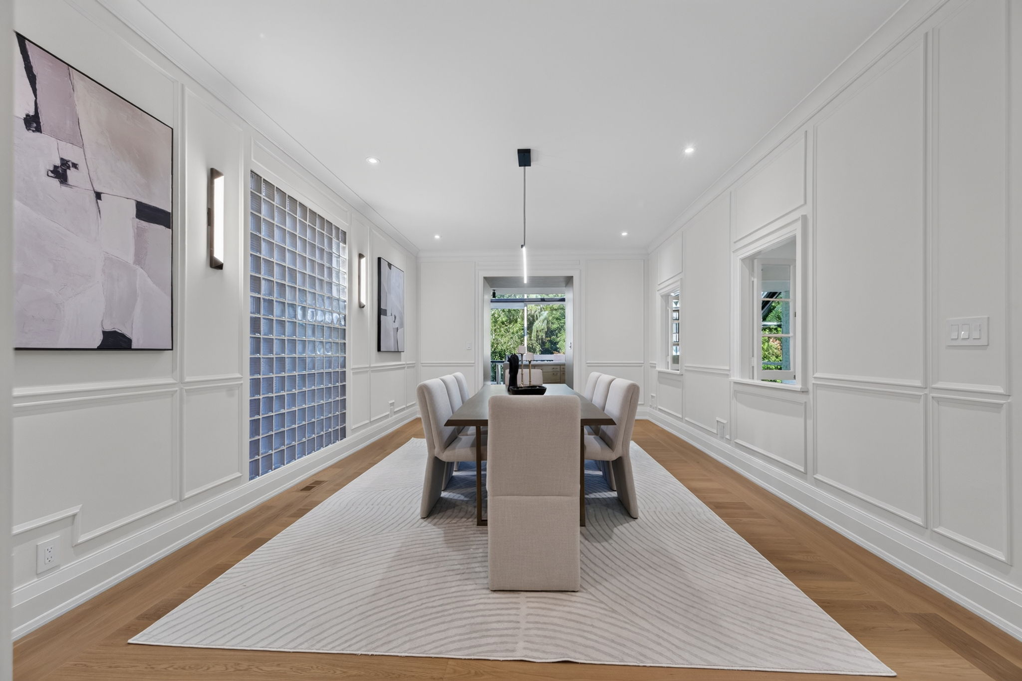 23 South Dr Toronto, ON M4W 1R2