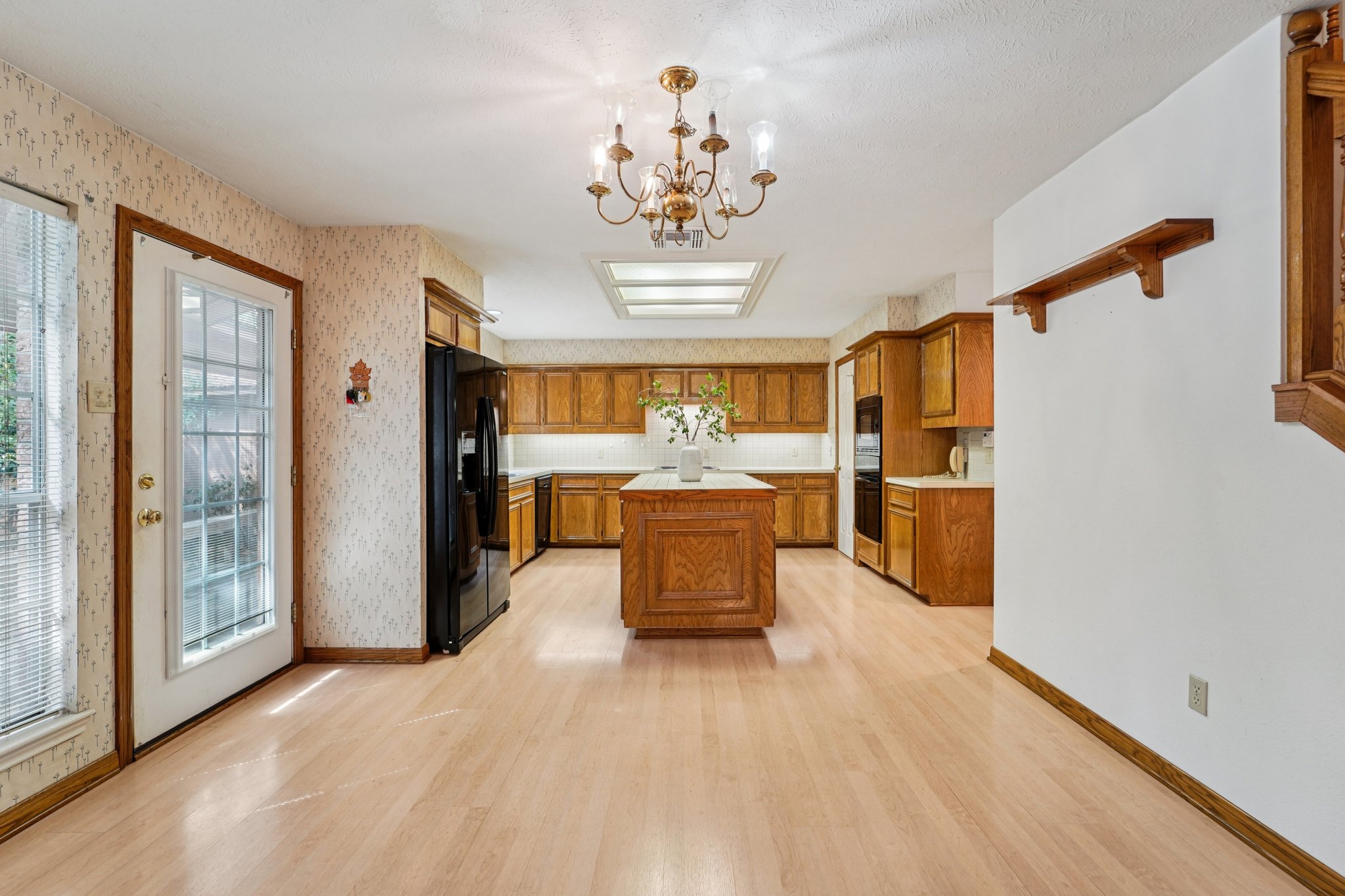 Twin Springs Pl-S2410-014.jpg