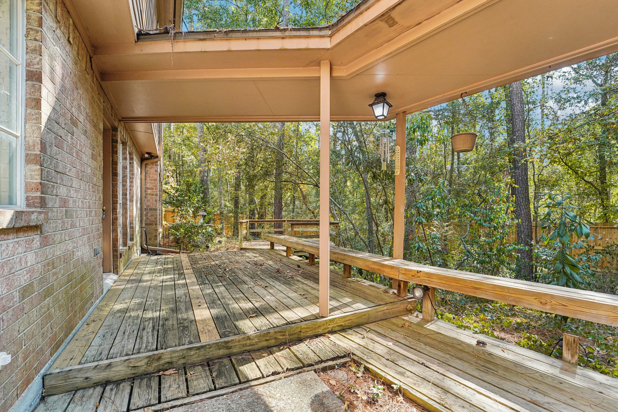 Twin Springs Pl-S2410-043.jpg