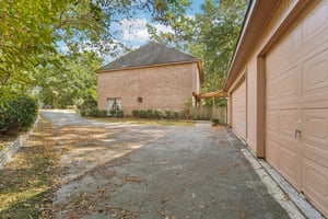 Twin Springs Pl-S2410-004.jpg