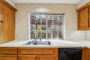 Twin Springs Pl-S2410-017.jpg