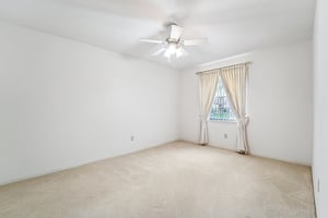 Twin Springs Pl-S2410-026.jpg