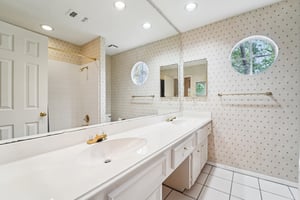 Twin Springs Pl-S2410-030.jpg