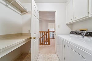 Twin Springs Pl-S2410-033.jpg