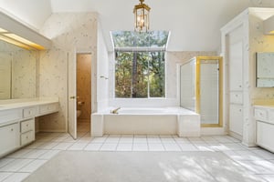 Twin Springs Pl-S2410-038.jpg