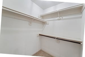 Twin Springs Pl-S2410-041.jpg