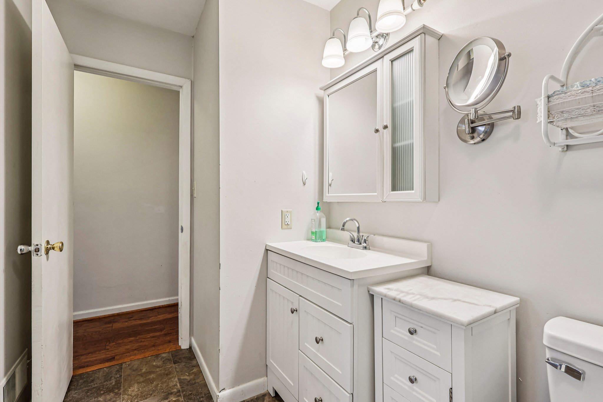 W Conestoga Rd-S0304-026.jpg