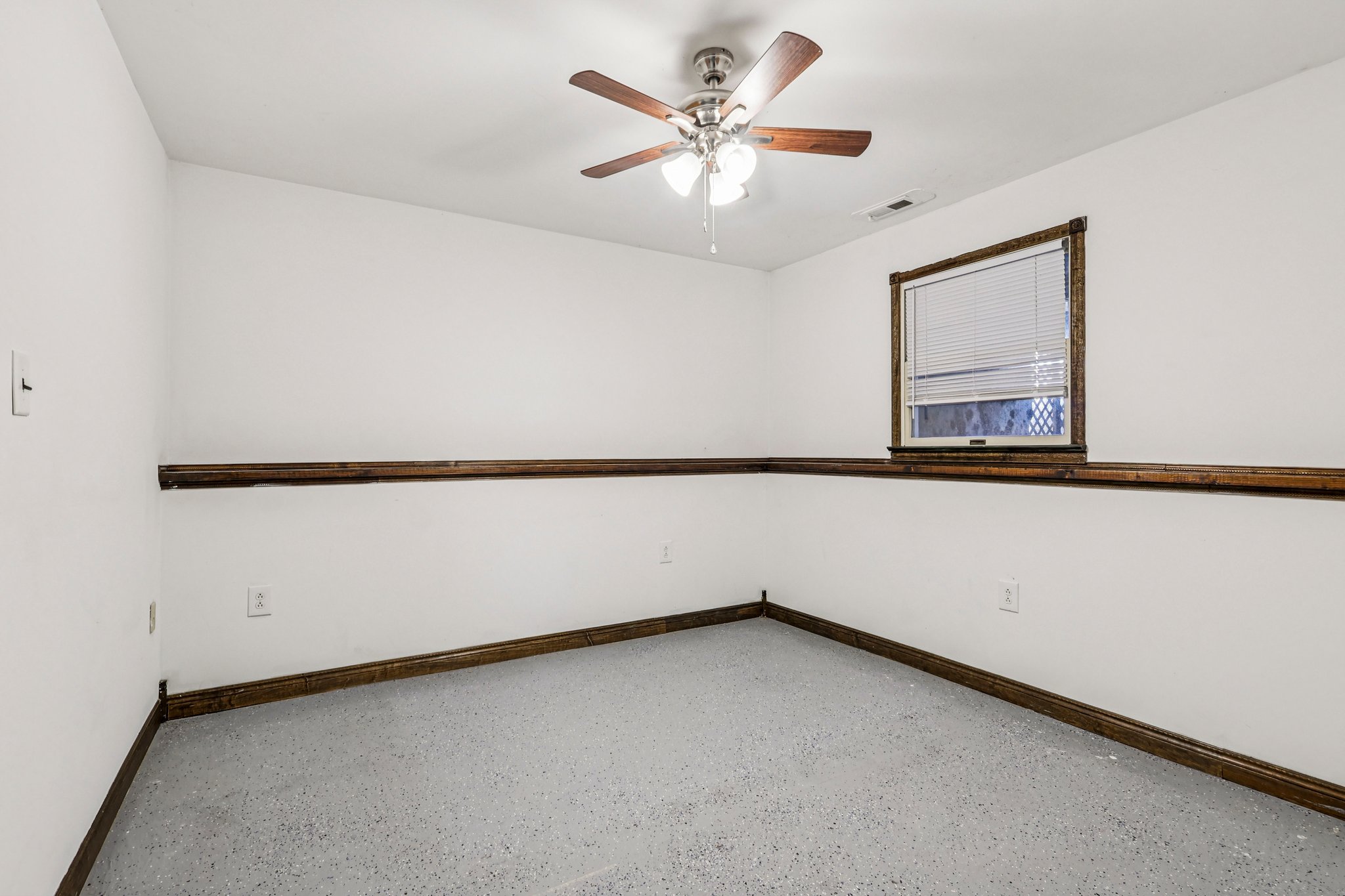 W Conestoga Rd-S0304-037.jpg