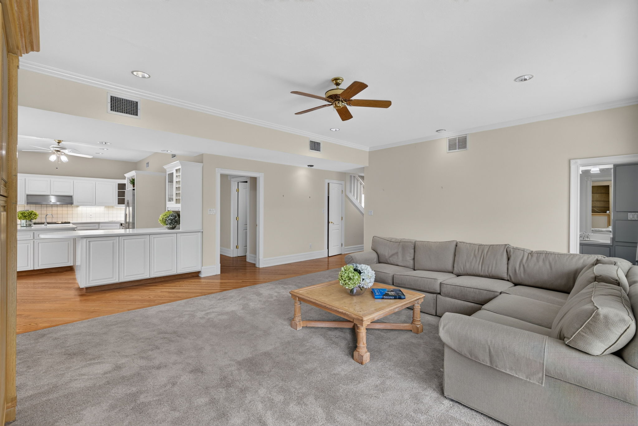 Living Room 2 of 4