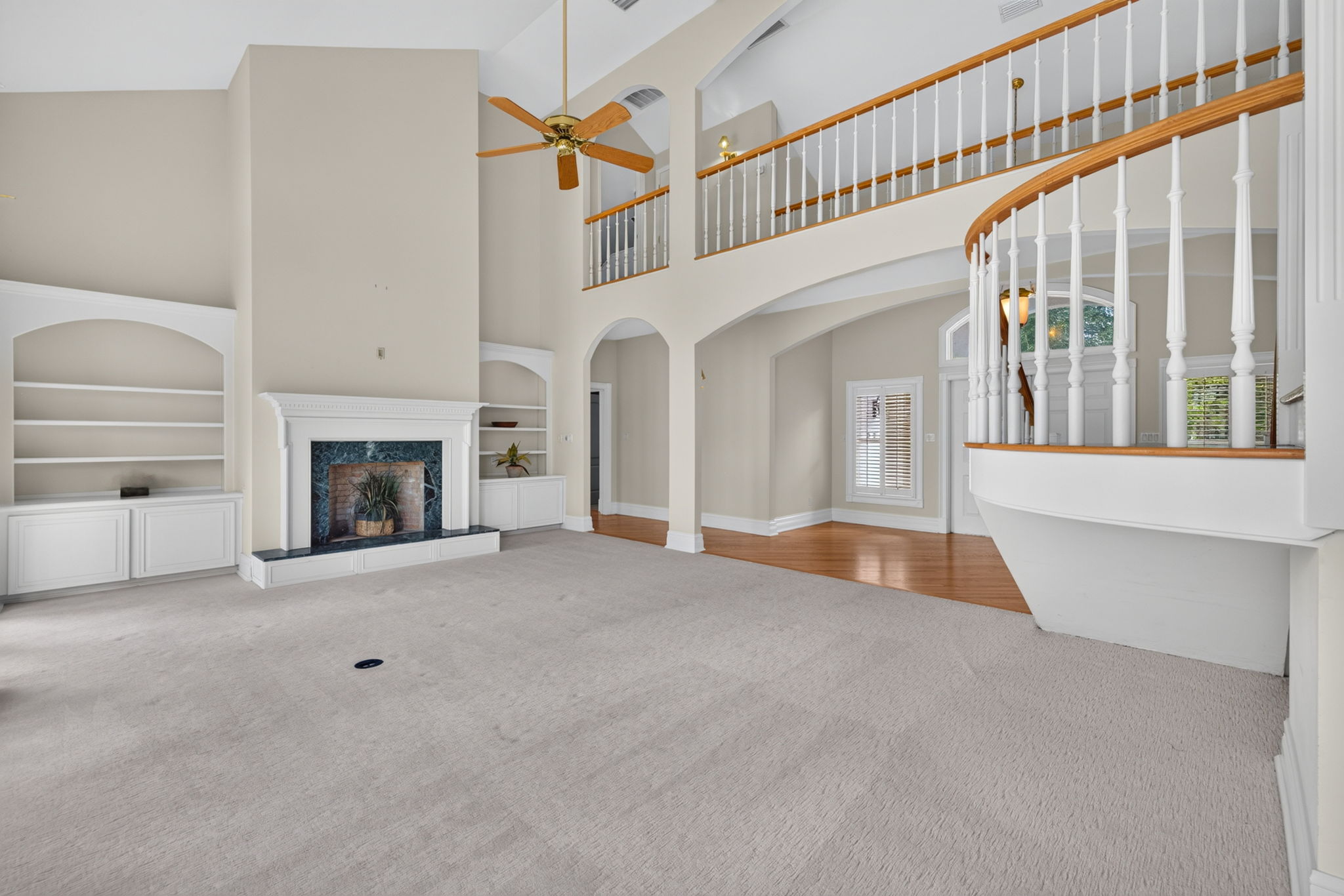 Living Room 4 of 5