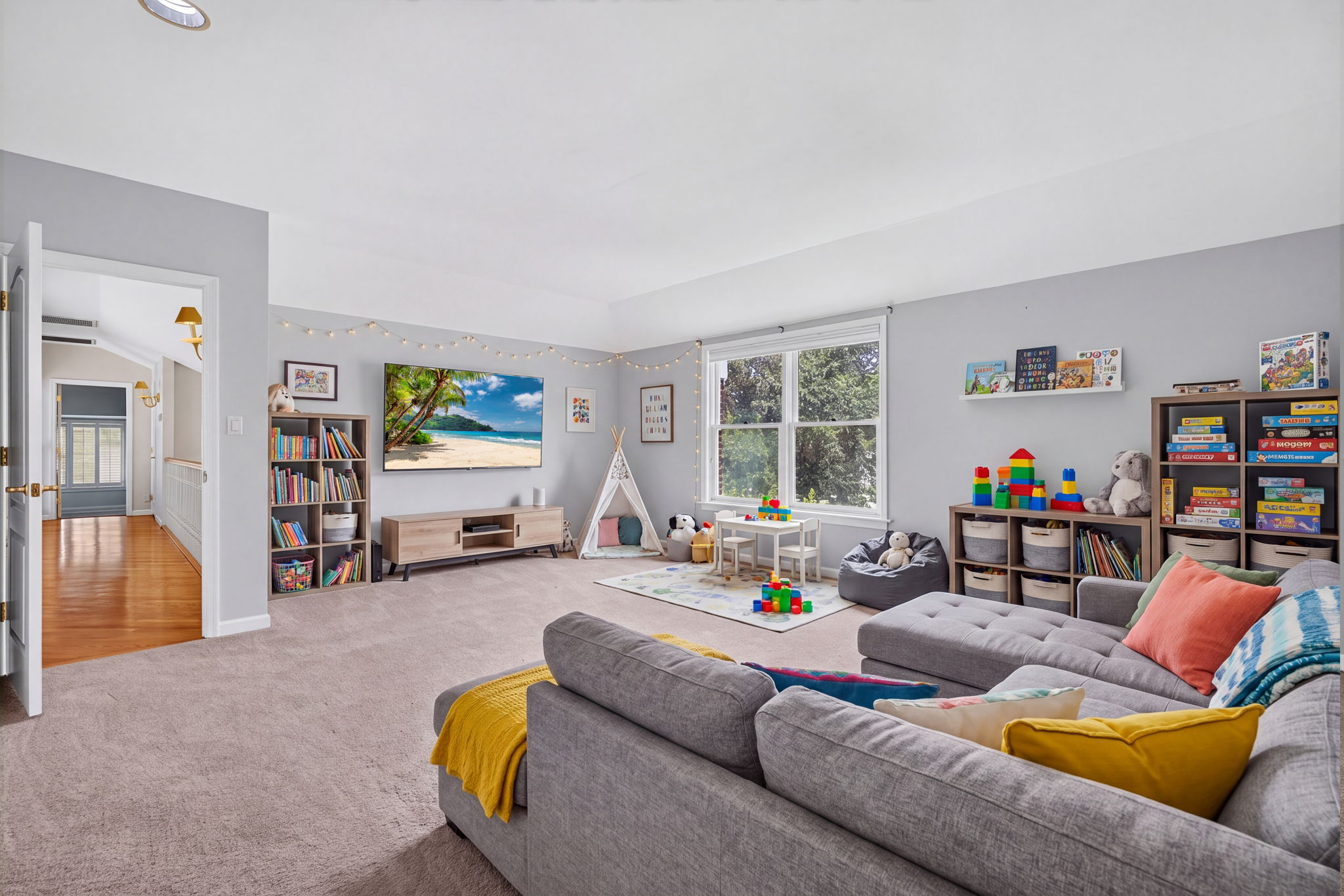 Loft 2 of 4 - VS