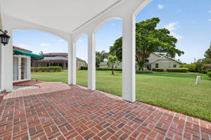 Lanai 1 of 2