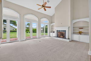 Living Room 3 of 5