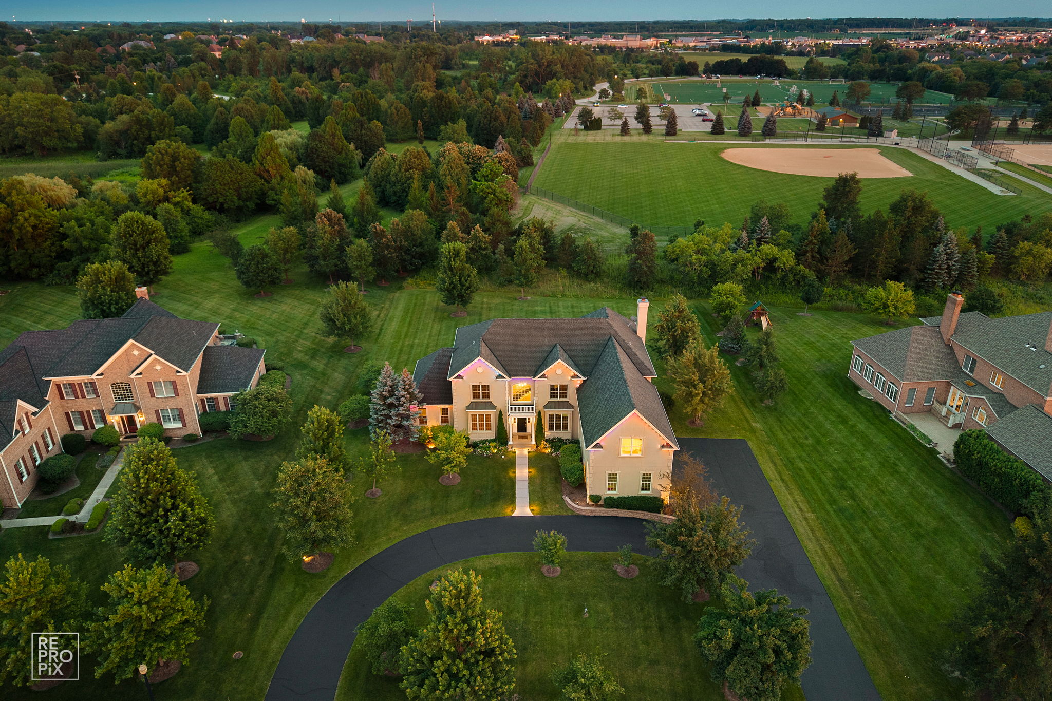 23 Wood Oaks Dr, South Barrington, IL 60010_008