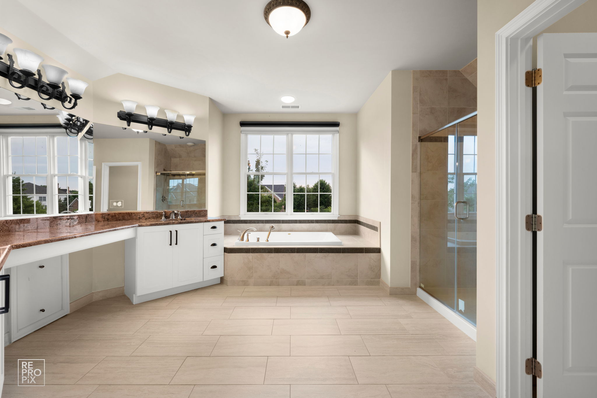 23 Wood Oaks Dr, South Barrington, IL 60010_043