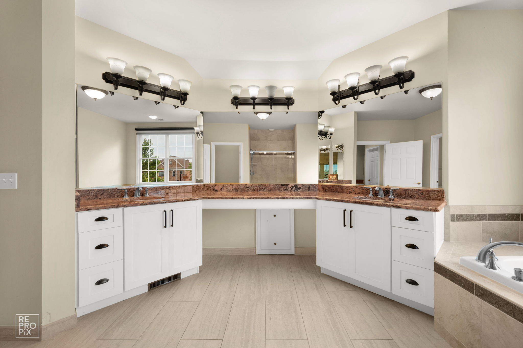 23 Wood Oaks Dr, South Barrington, IL 60010_044