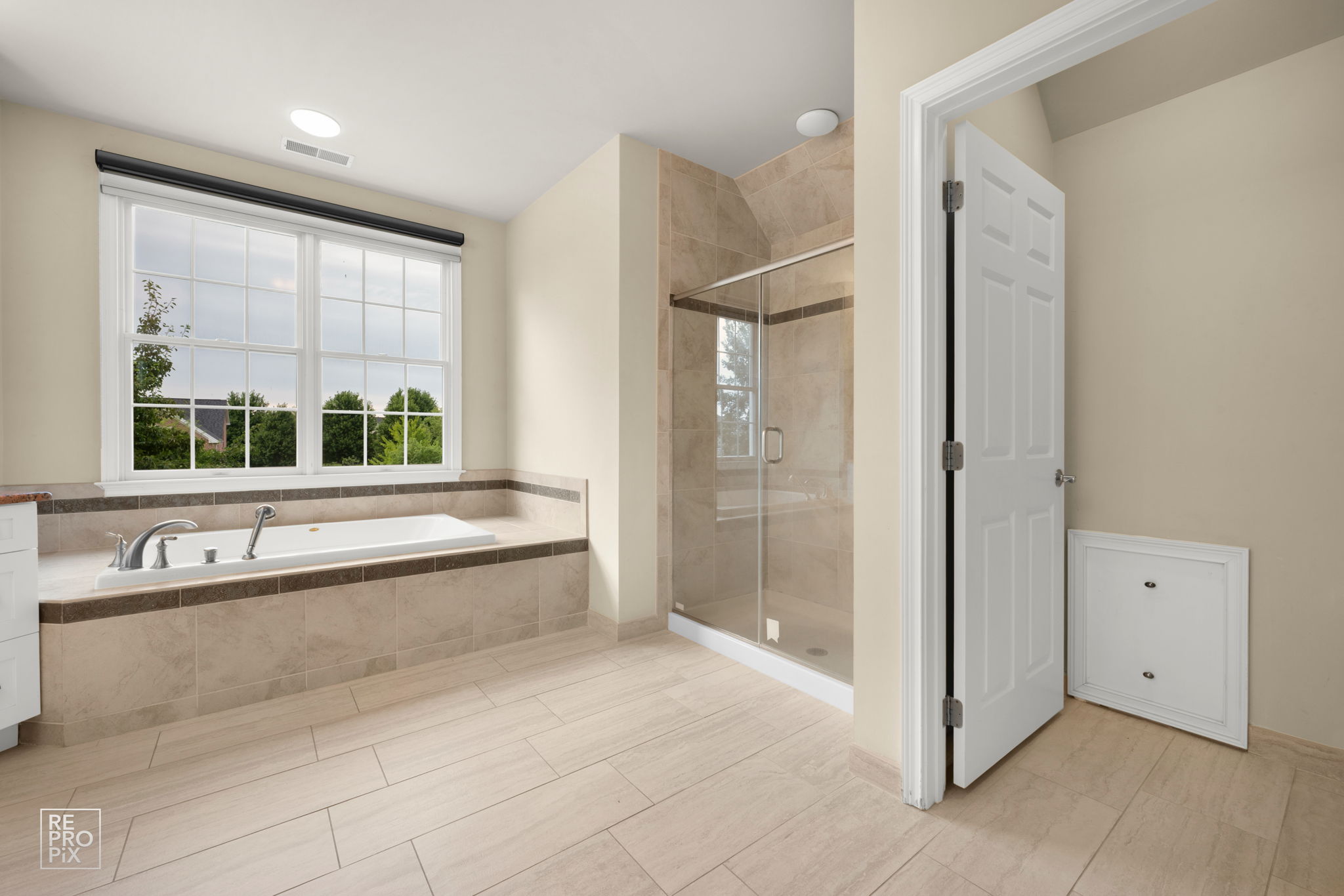23 Wood Oaks Dr, South Barrington, IL 60010_045