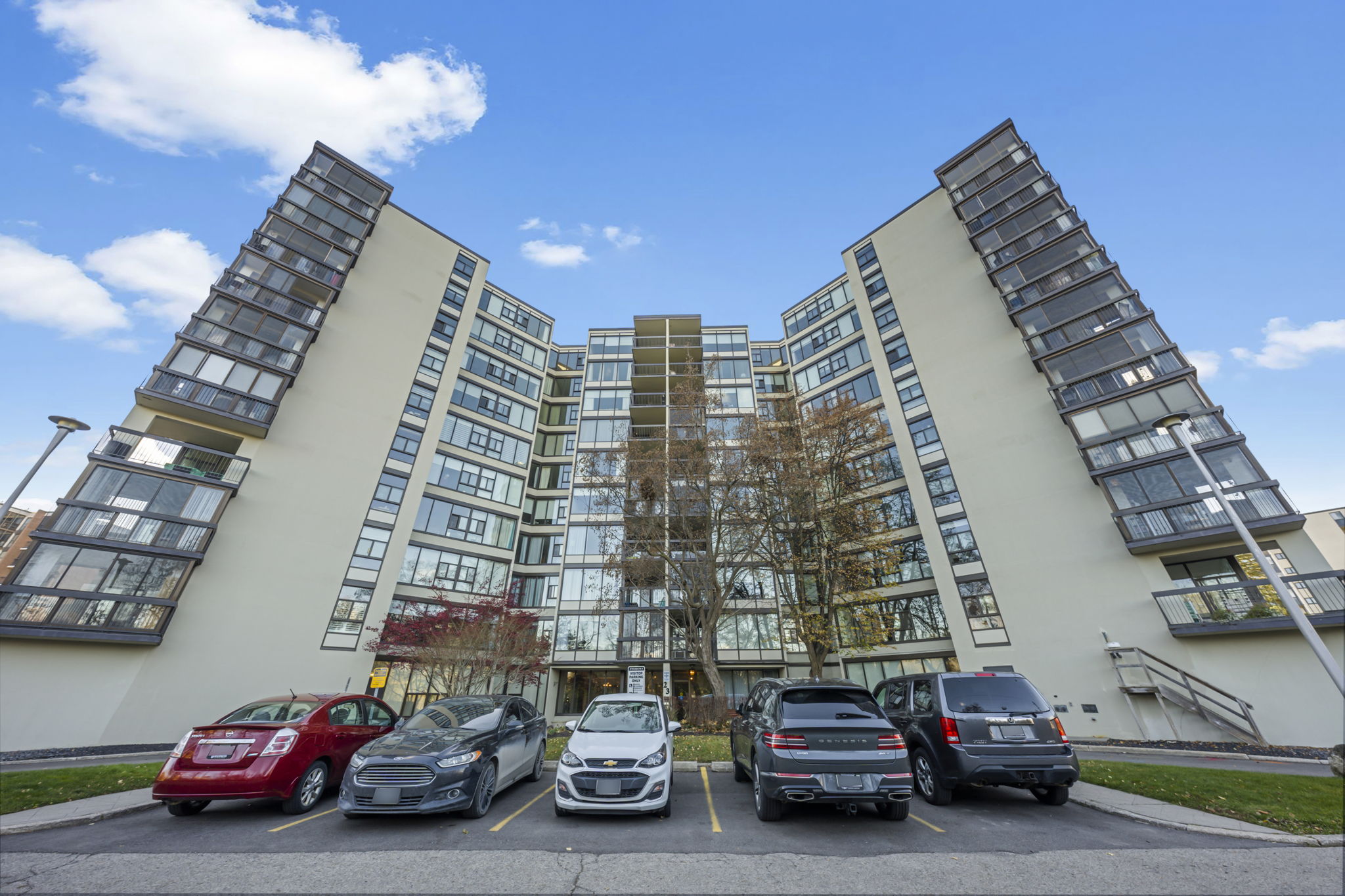 23 Woodlawn Rd E Guelph, ON N1H 7G6