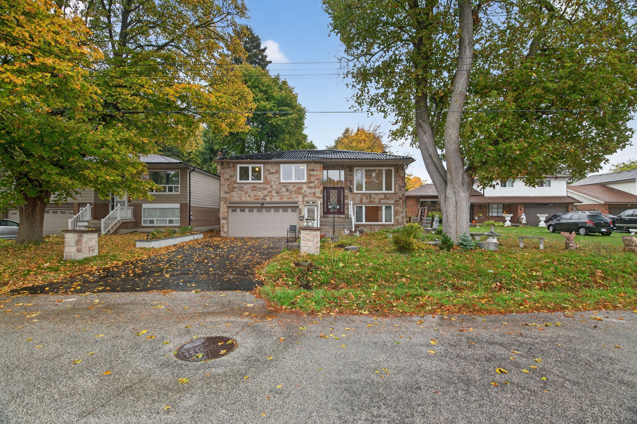 23 Zaph Ave Toronto, ON M1C 1M7