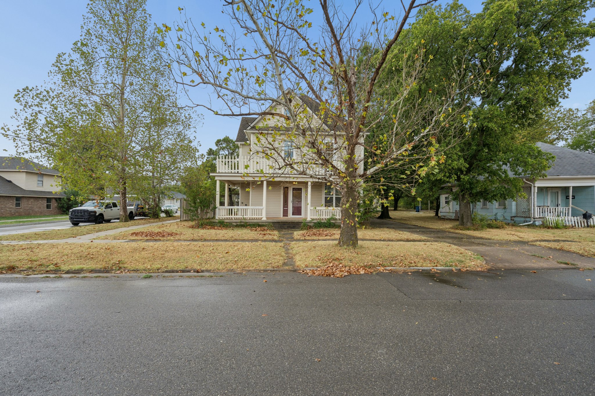 230 E Lincoln Ave_003.jpg