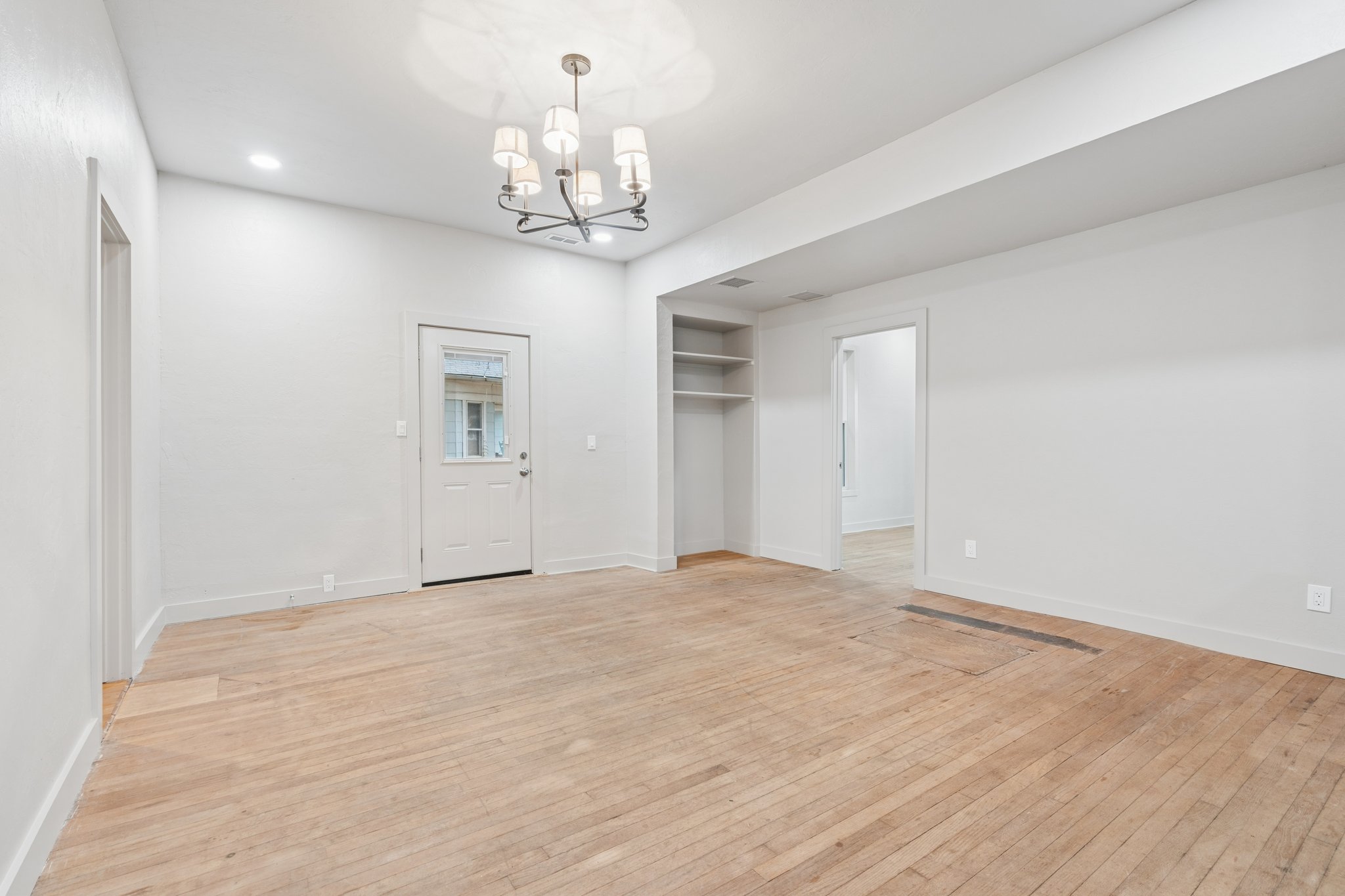 230 E Lincoln Ave_011.jpg