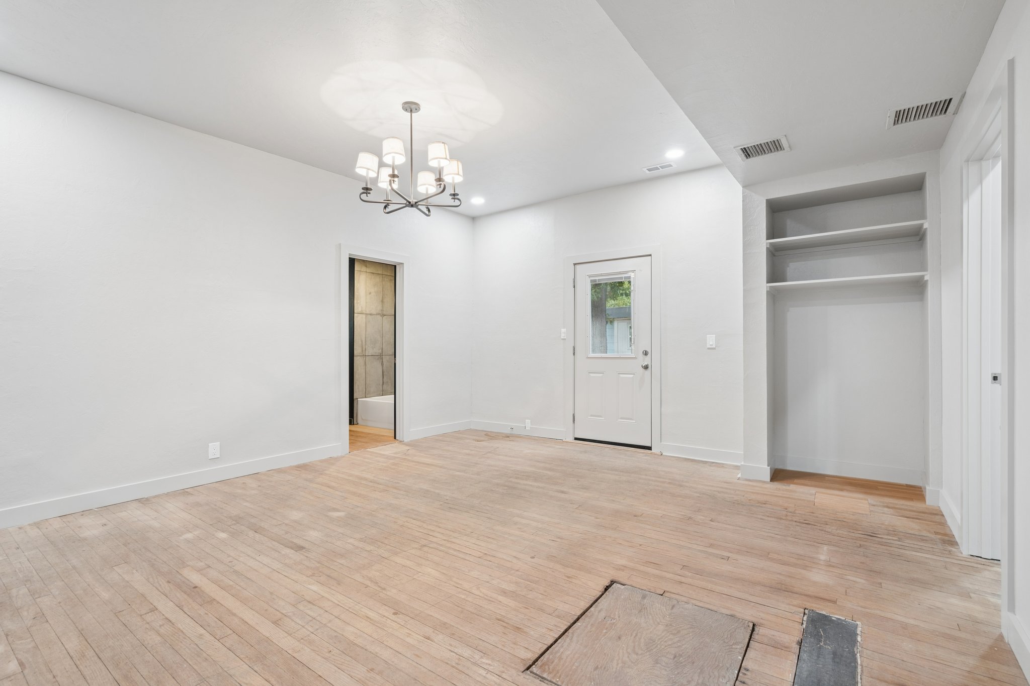 230 E Lincoln Ave_012.jpg