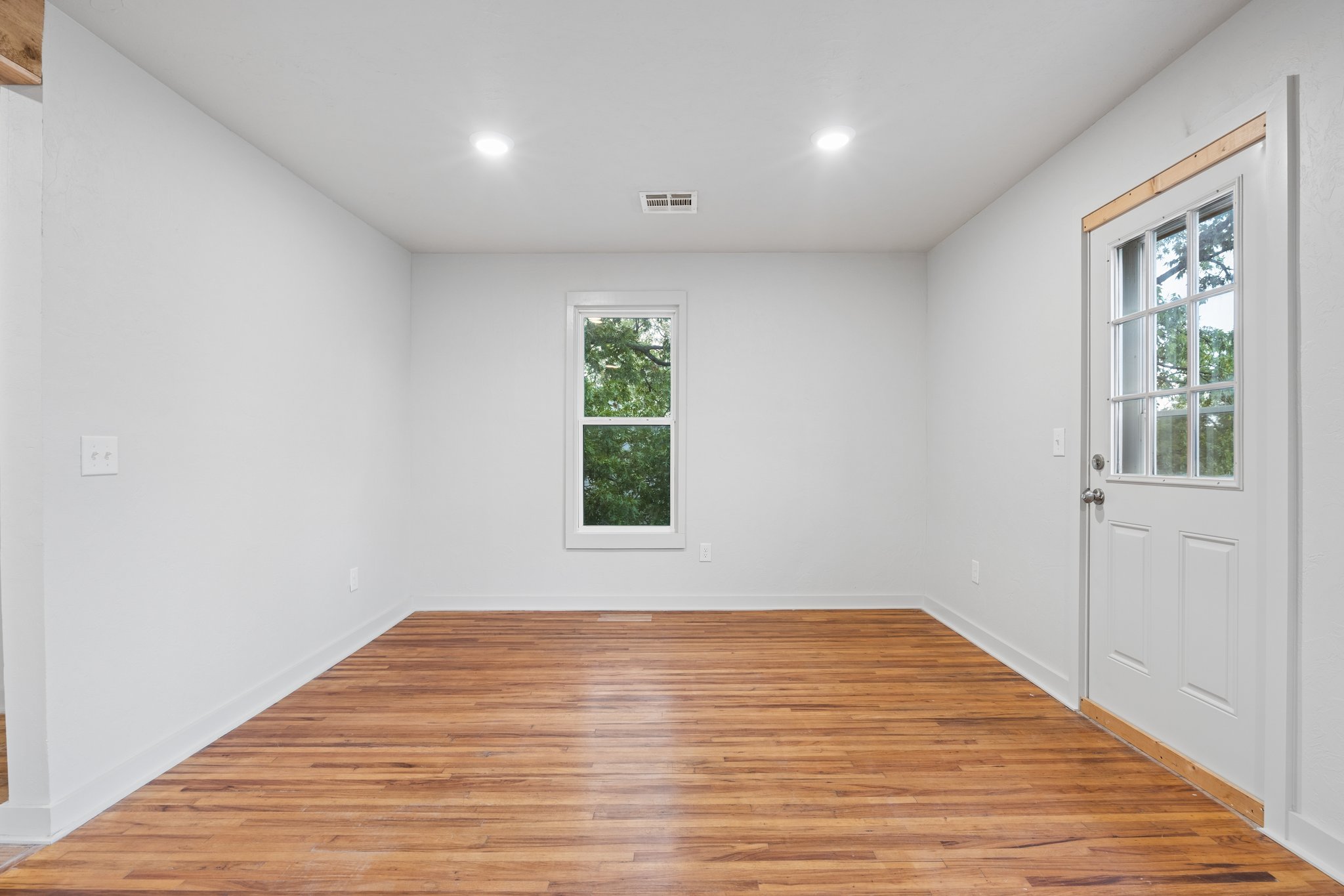 230 E Lincoln Ave_023.jpg