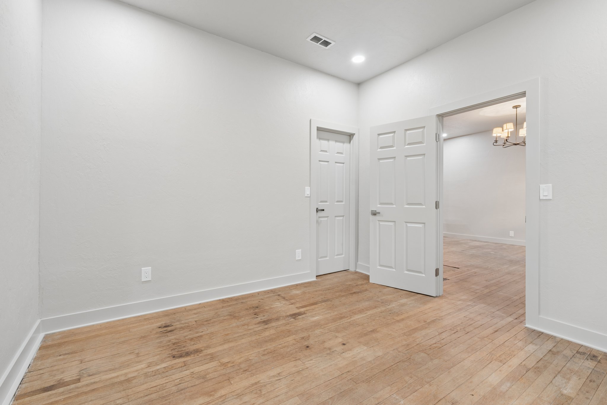 230 E Lincoln Ave_027.jpg