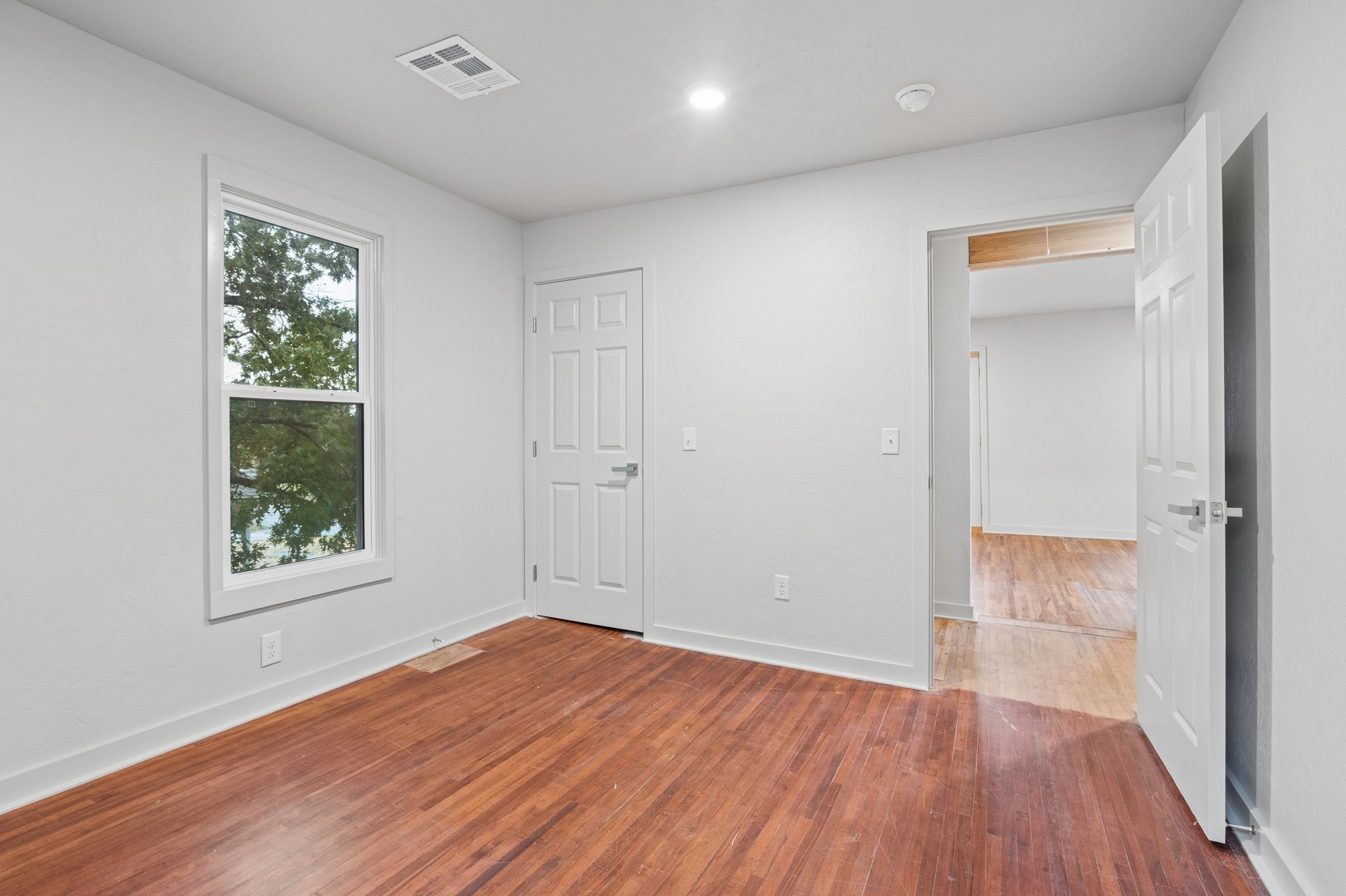 230 E Lincoln Ave_034.jpg