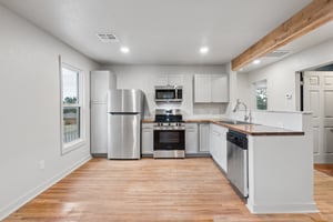 230 E Lincoln Ave_015.jpg