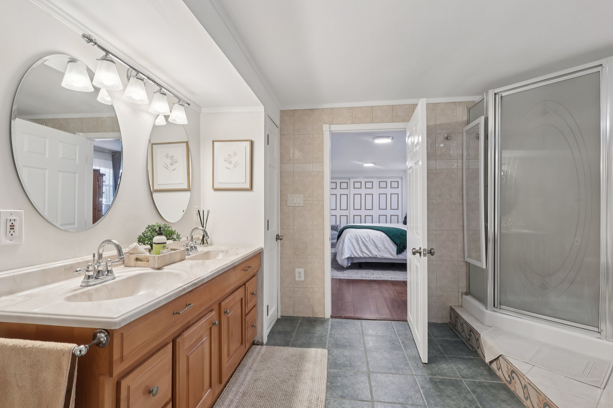 Father Keis Dr-S2312-028.jpg