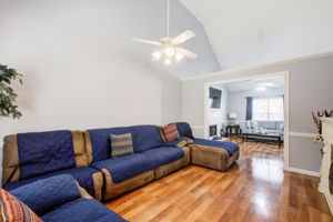 9 Family Room A w LR