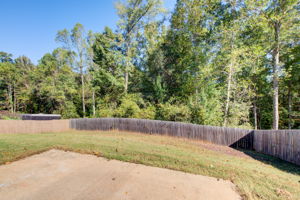 11 Ext Patio w Yard