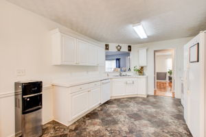 14 Kitchen B w Dining