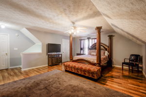 25 Upper Level Main BR B