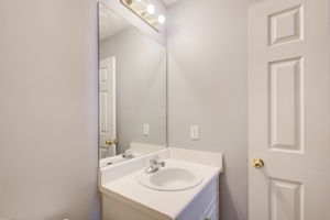 28 Upper Level Main BR En Suite B