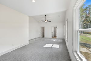  Photo 33