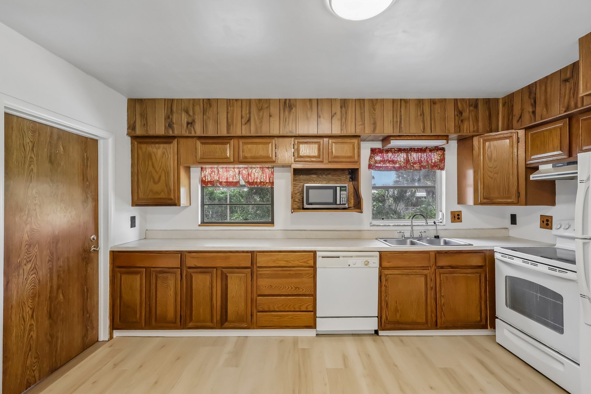 Gray Rd-S1407-014.jpg