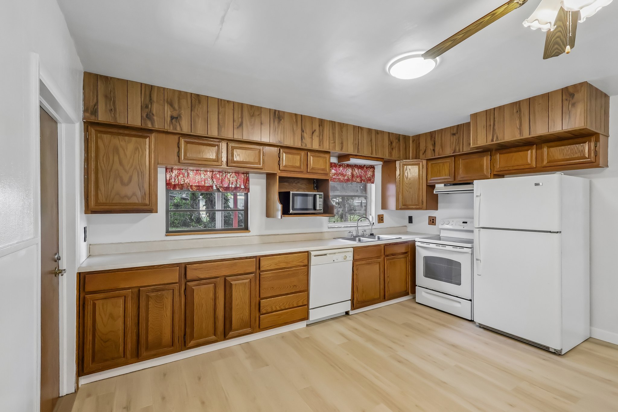 Gray Rd-S1407-015.jpg