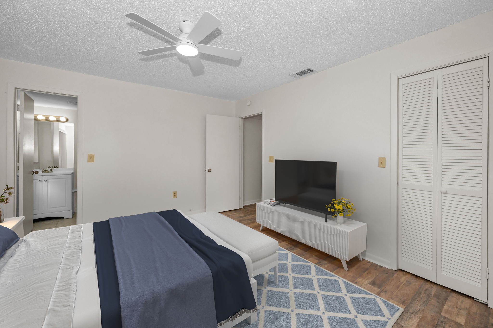 Primary Bedroom1b