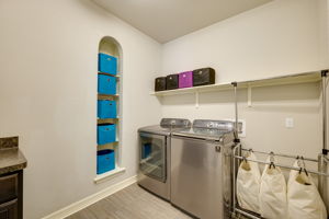 Photo 44