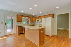Kitchen/Breakfast Bar