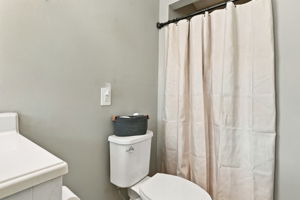  Photo 37