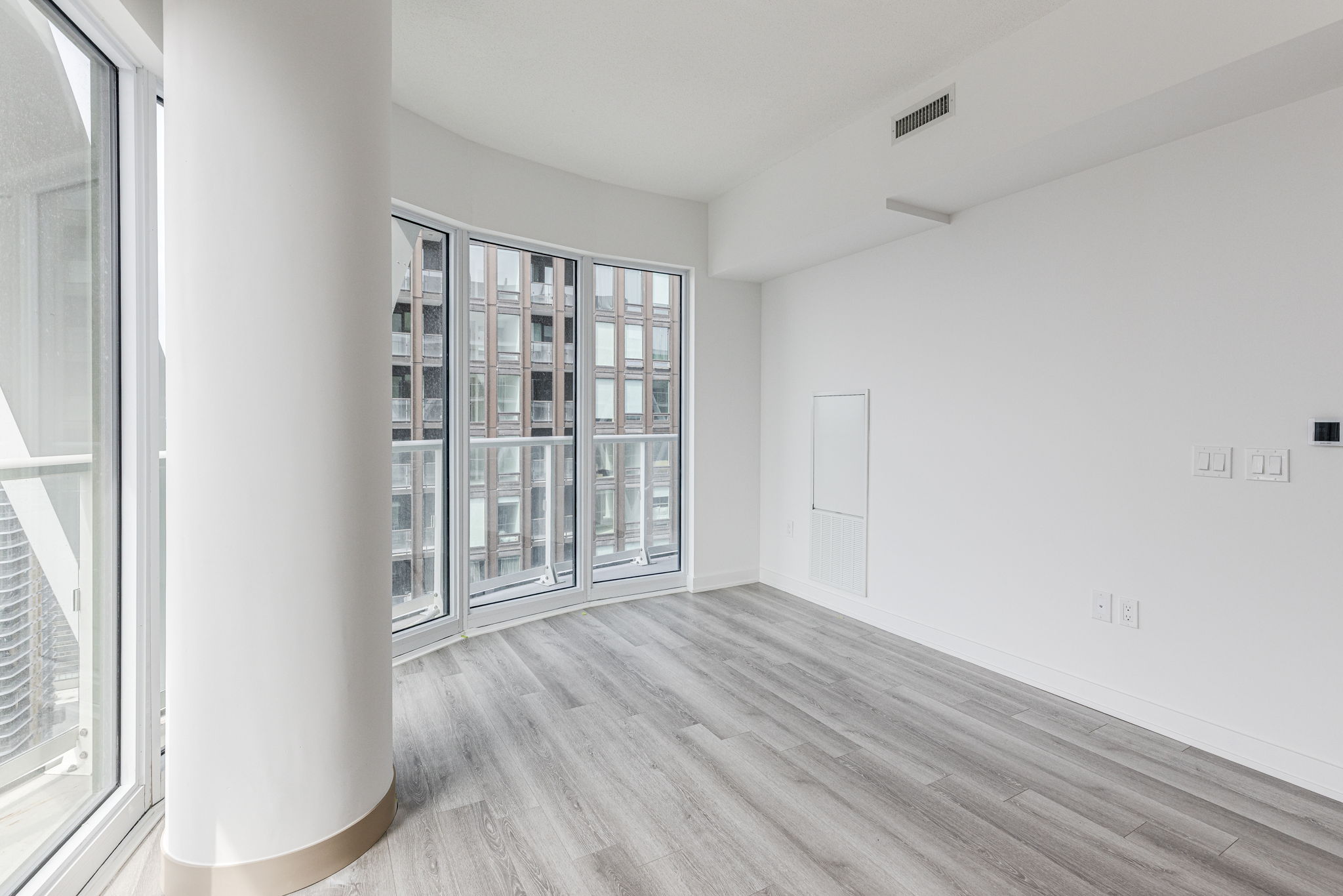 Toronto property showcase — delivered property photograph 4