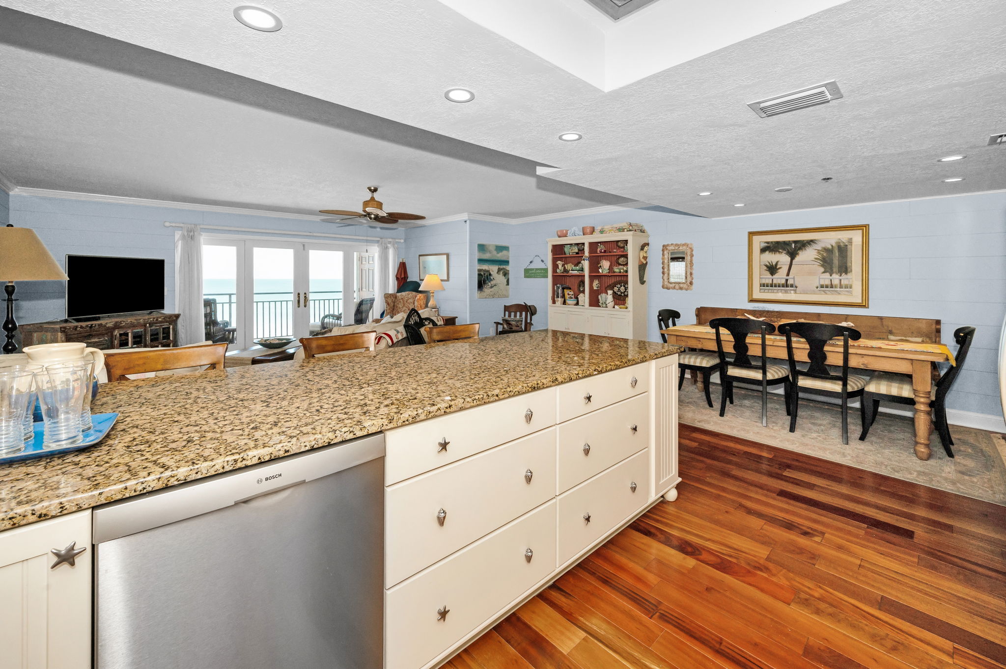 Spacious 29' X 21 ' Great Room.
