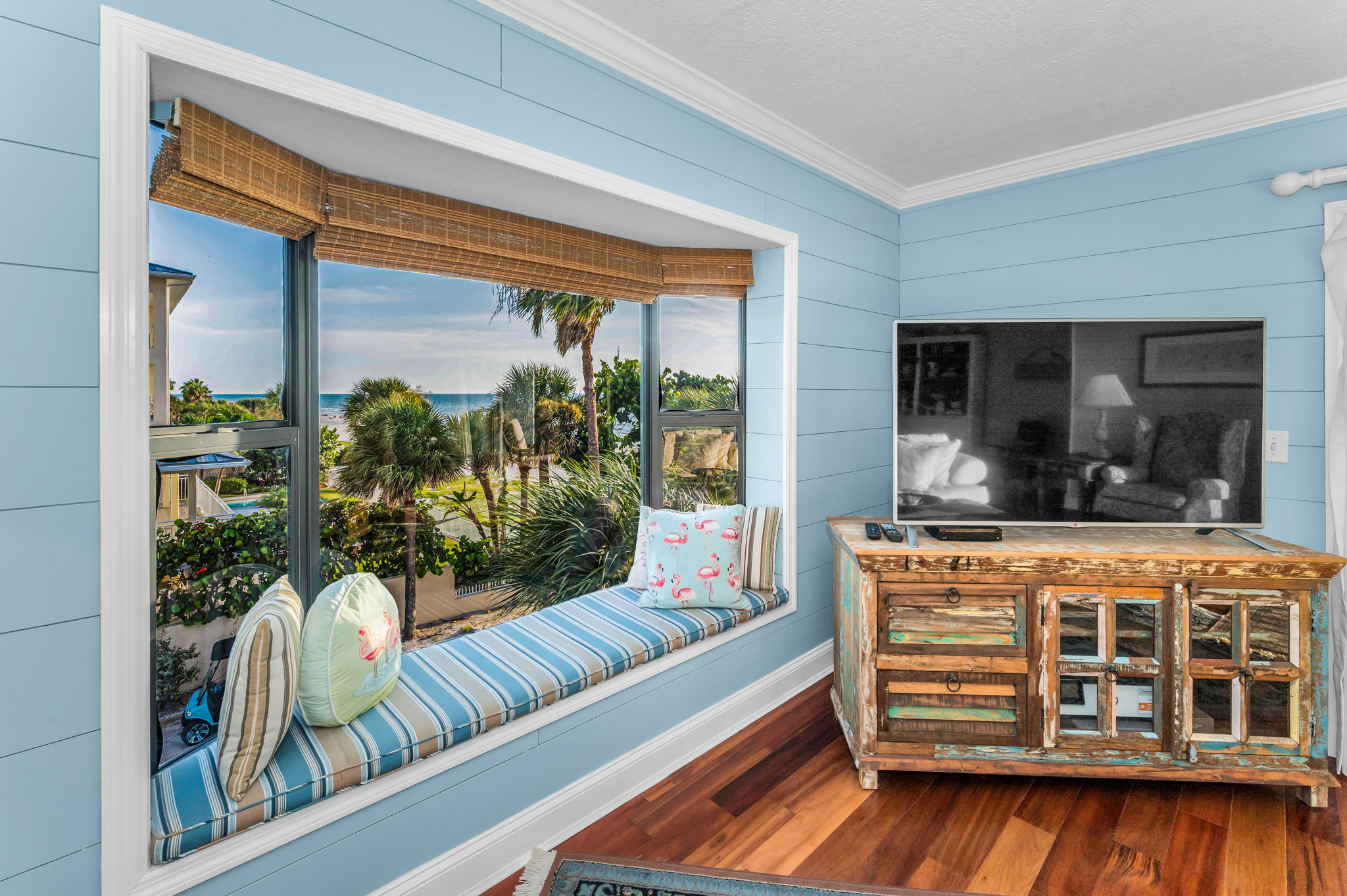 Living Room22