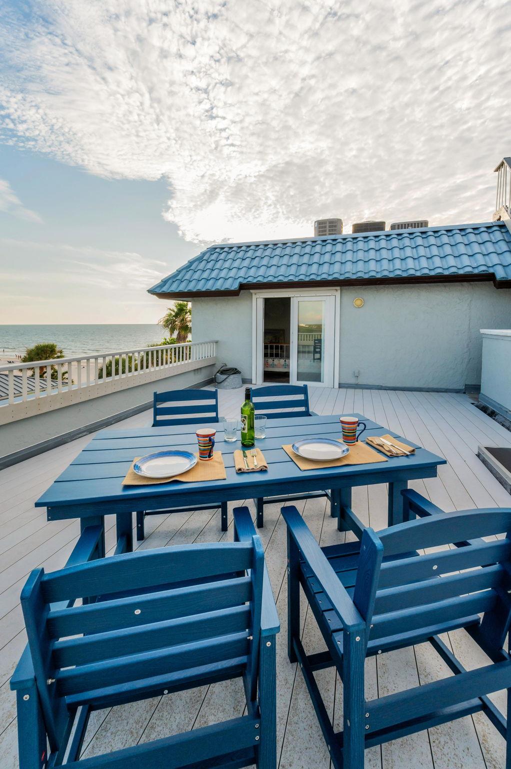 Upper Level Sun Deck31