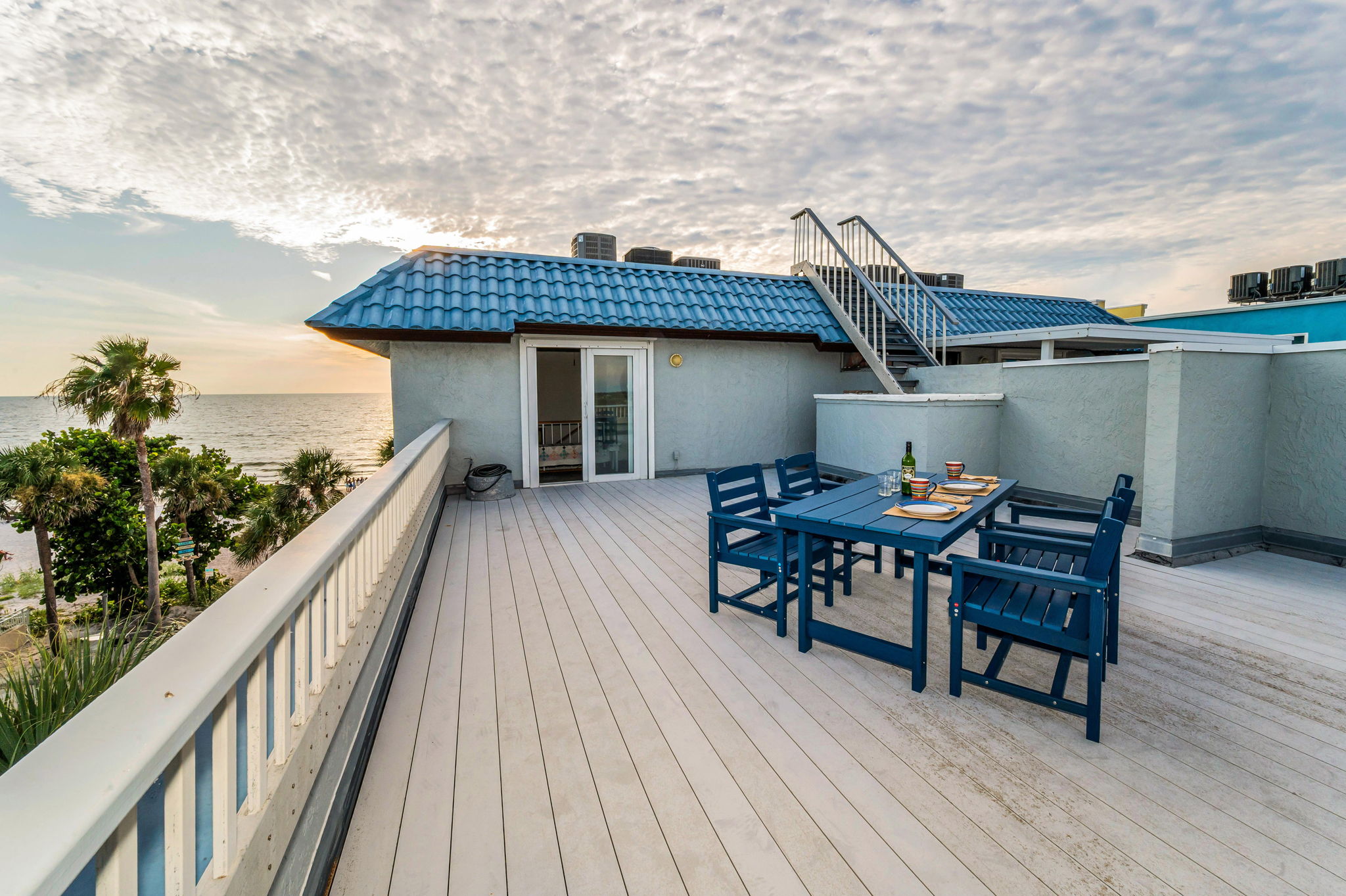 Upper Level Sun Deck33
