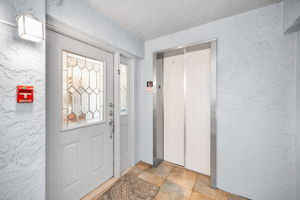Penthouse Unit #5... Elevator For Convenience